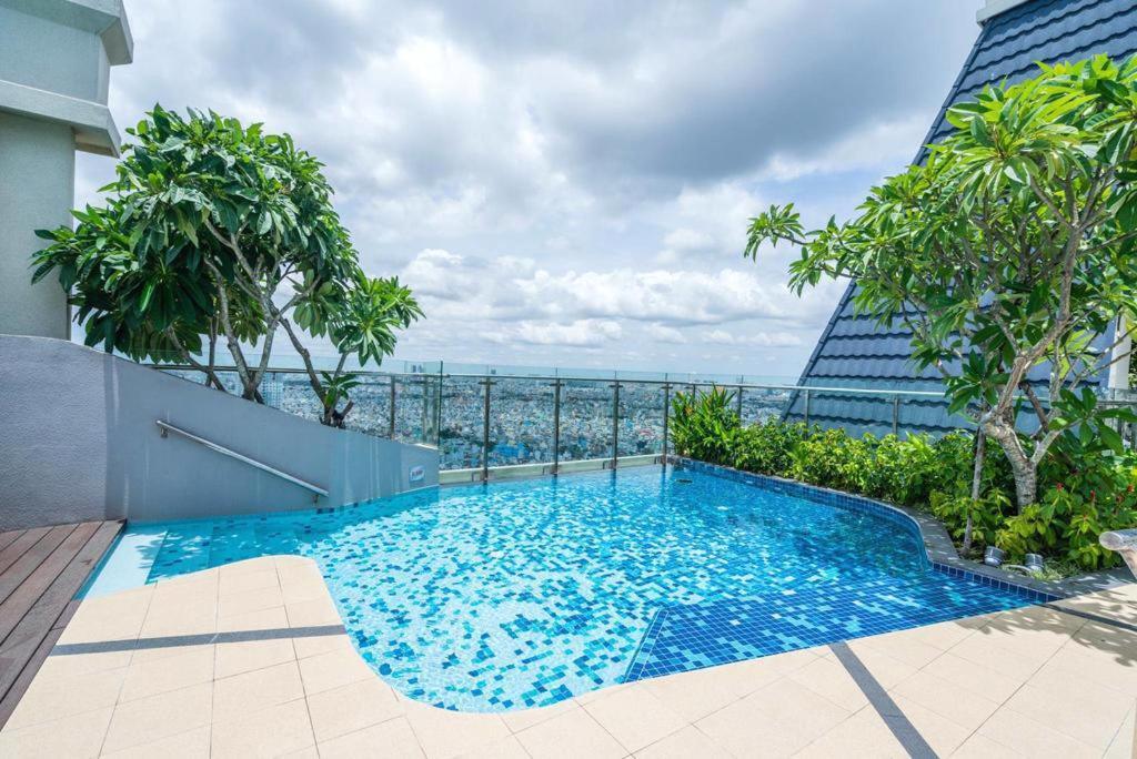 Linda Apartment-Icon56-District4-3Mins To Center Dtrc1- Infinity Pool- Awesome Rooftop Ho Chi Minh City Exterior photo